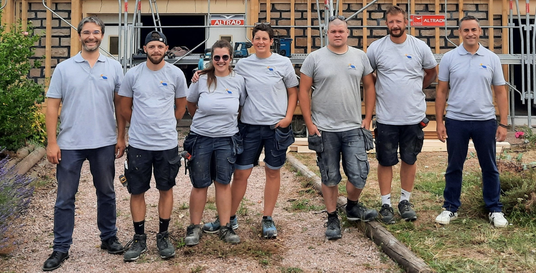 Equipe de l'entreprise Isolation Durable spécialiste des travaux de rénovation énergétique de maisons en Saône et Loire.